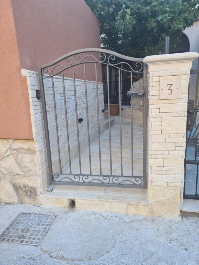 La Corte Di Kate-2 Biograd Na Moru Dış mekan fotoğraf
